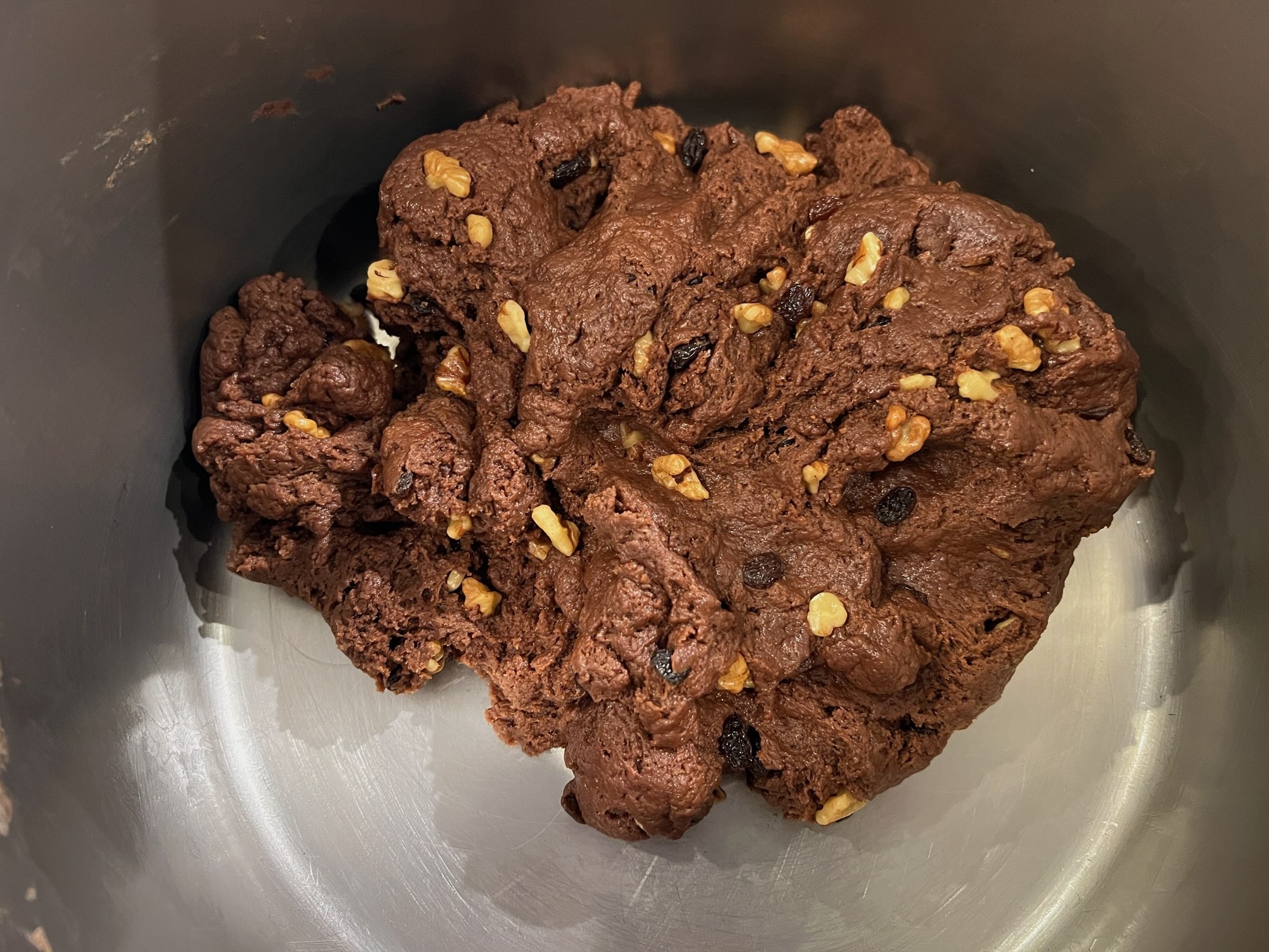 A plate of chocolate chip cookies

Description automatically generated with low confidence