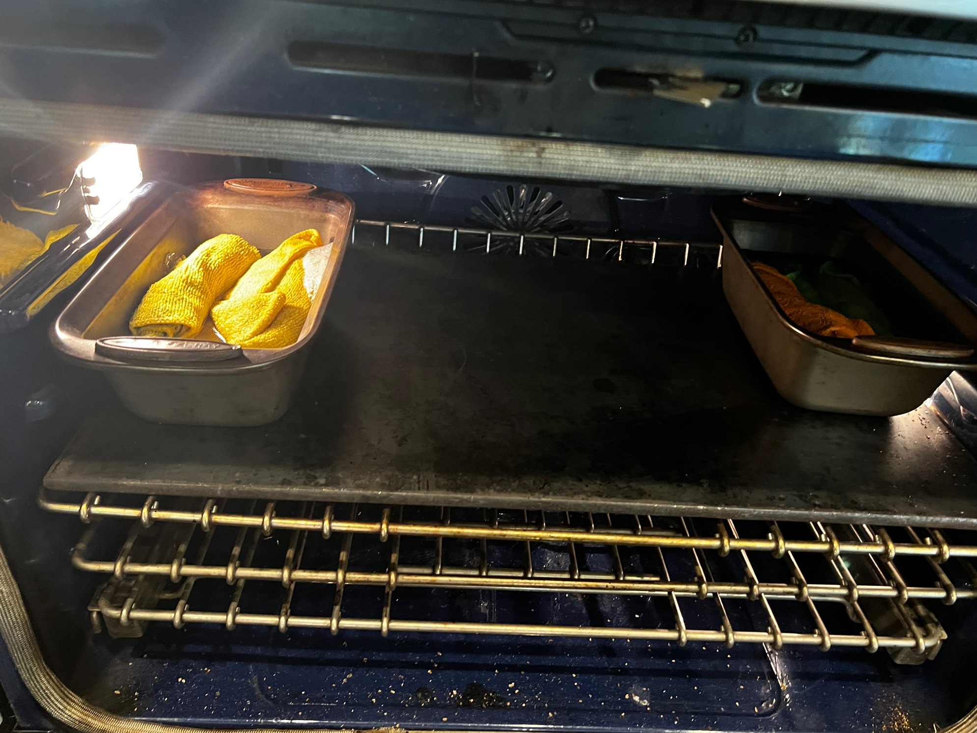 Immagine che contiene automobile, forno, elettrodomestico da cucina, Scaldavivande

Il contenuto generato dall'IA potrebbe non essere corretto.