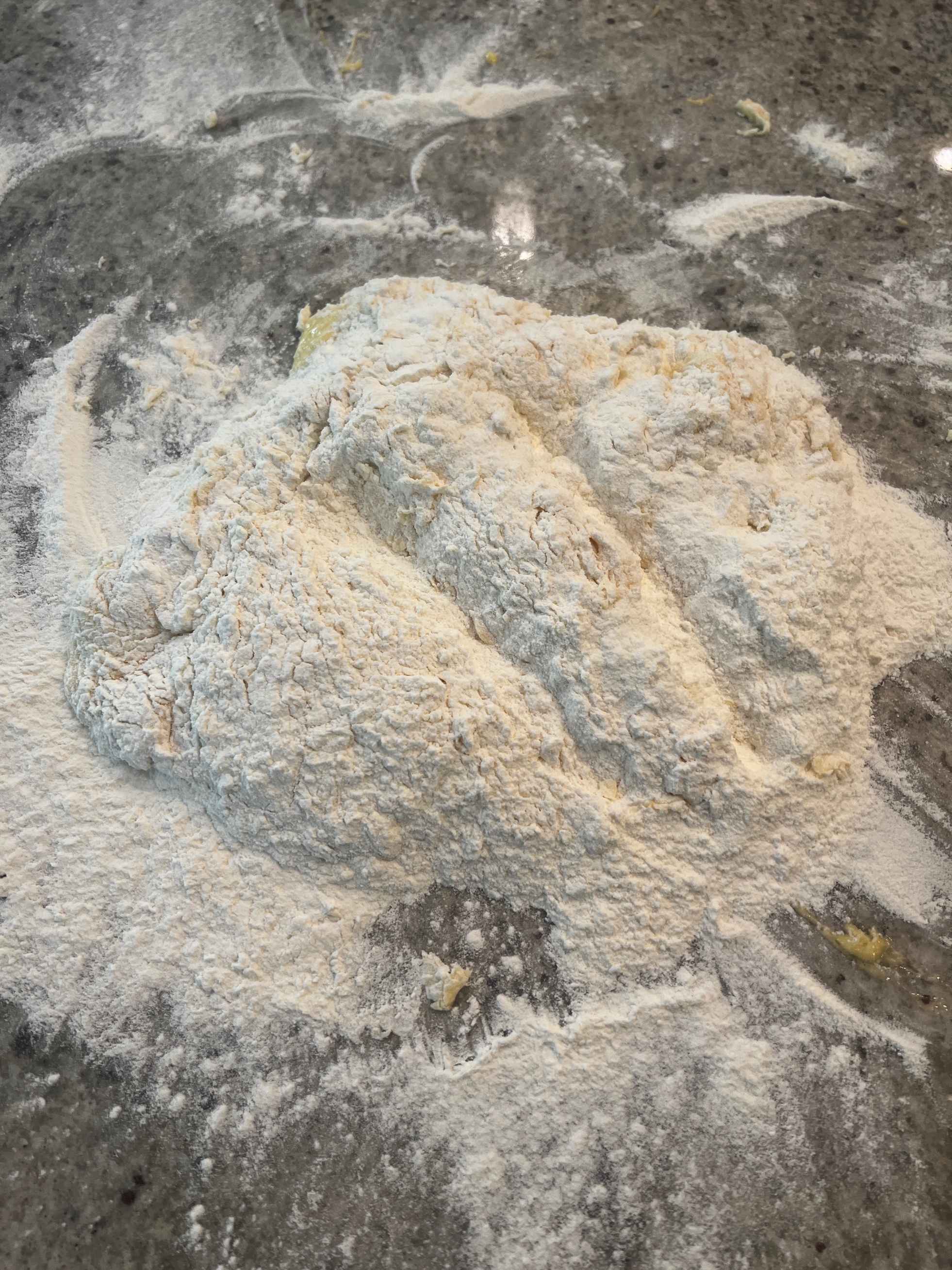 Immagine che contiene terreno, aria aperta, geologia, roccia

Il contenuto generato dall'IA potrebbe non essere corretto.
