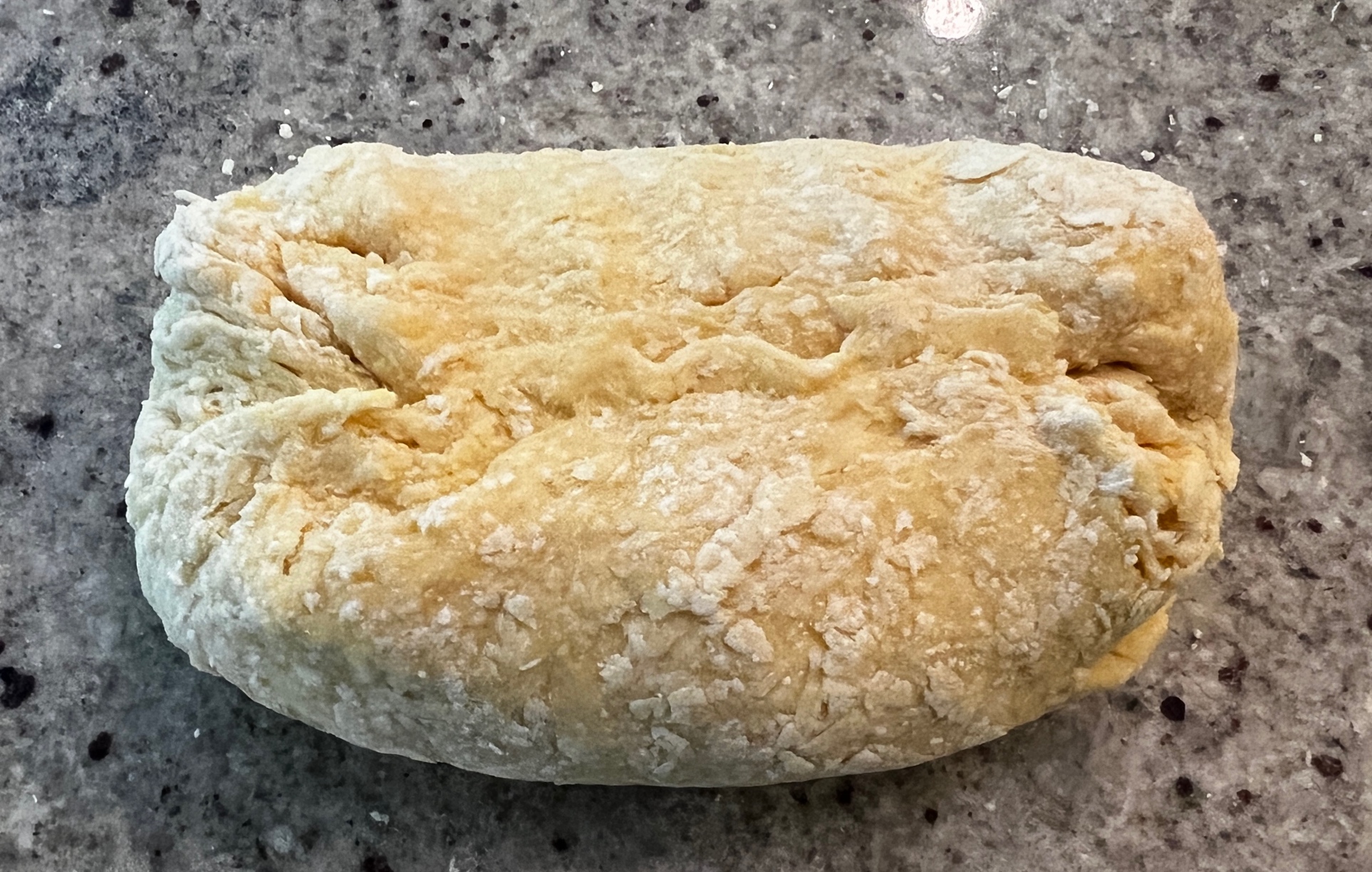 Immagine che contiene cibo, Spuntino, pane, Glutine

Il contenuto generato dall'IA potrebbe non essere corretto.