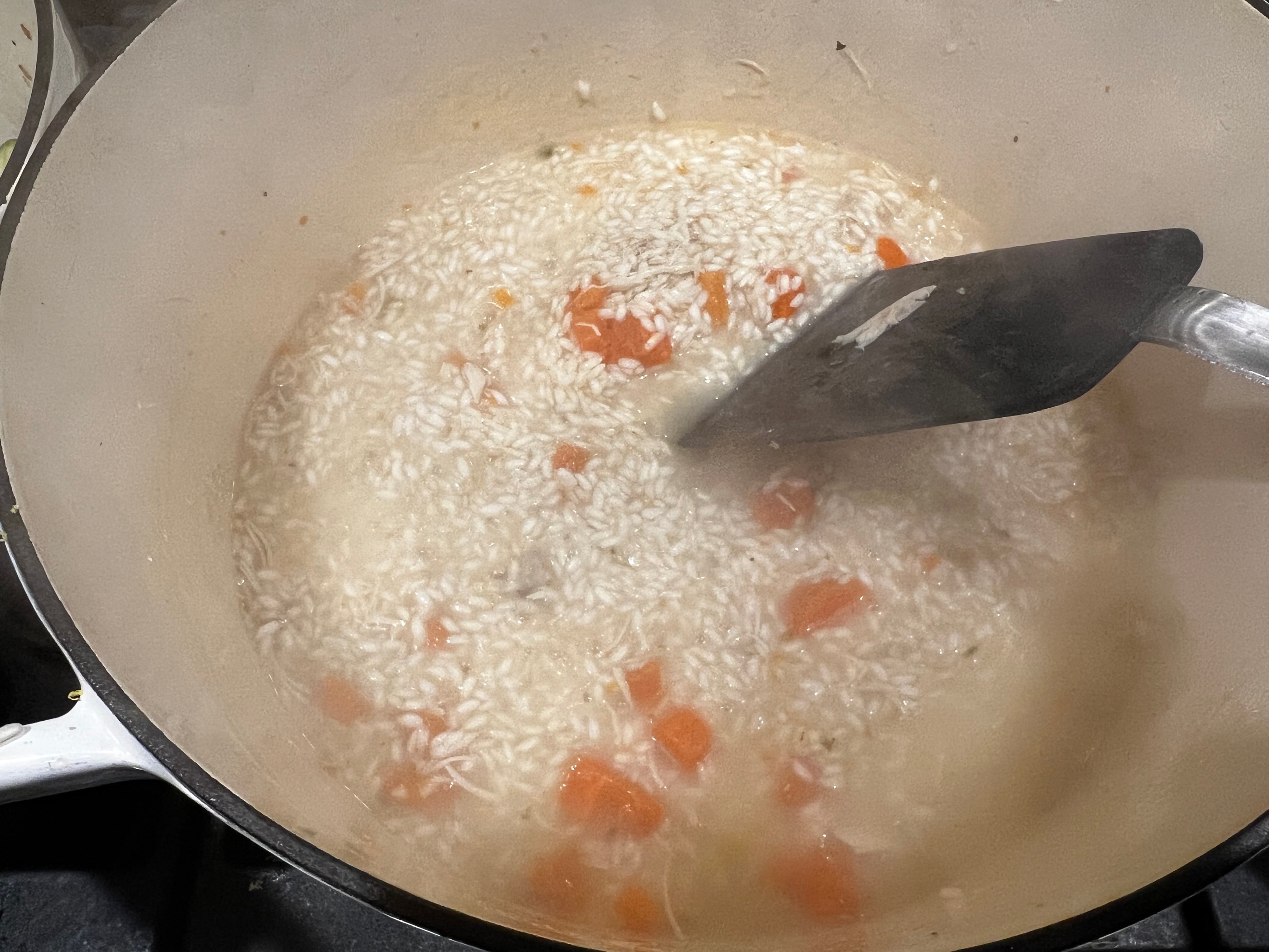 Immagine che contiene Stoviglie e teglie, Utensile da cucina, padella, cucinare
Descrizione generata automaticamente