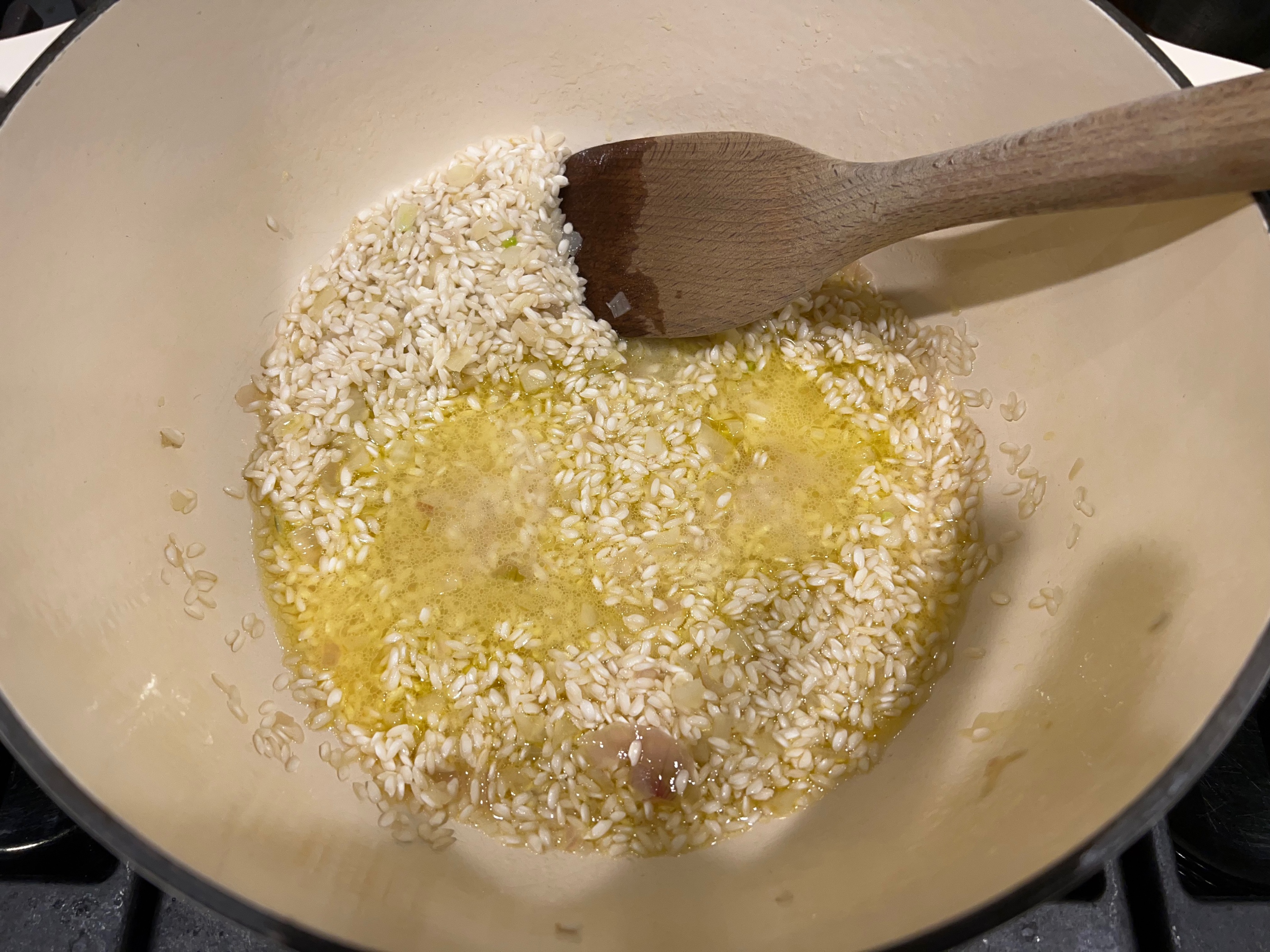 Immagine che contiene Utensile da cucina, cibo, Stoviglie e teglie, miscela
Descrizione generata automaticamente