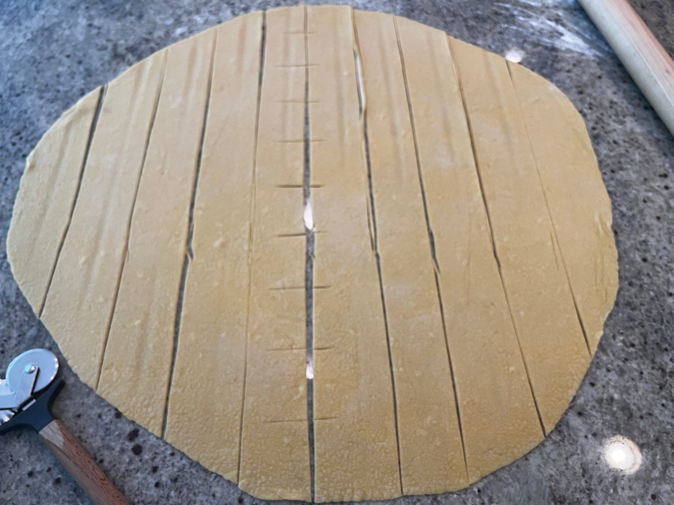 Immagine che contiene terreno, legno, Asse, strumento
Il contenuto generato dall'IA potrebbe non essere corretto.