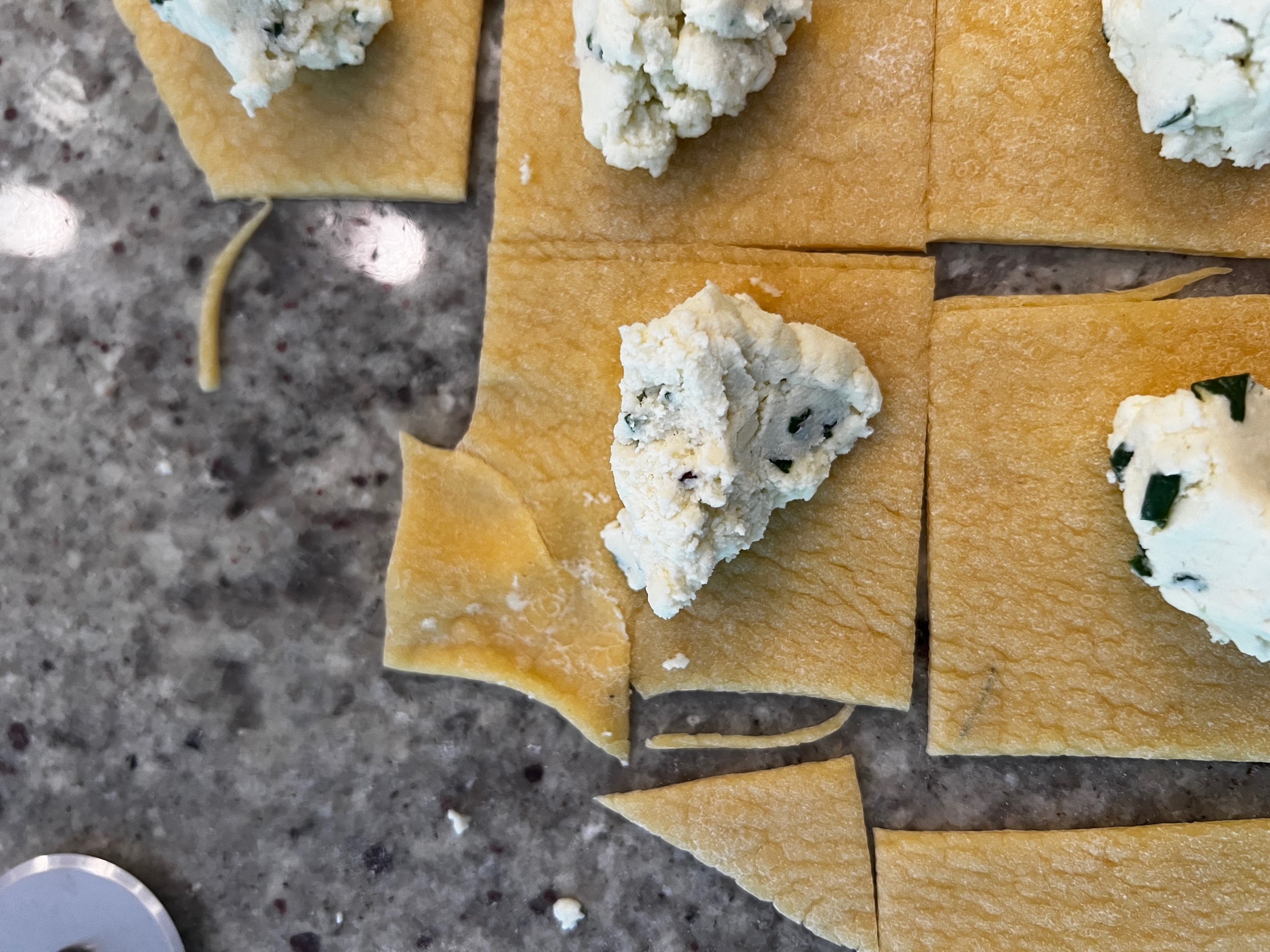 Immagine che contiene cibo, terreno
Il contenuto generato dall'IA potrebbe non essere corretto.